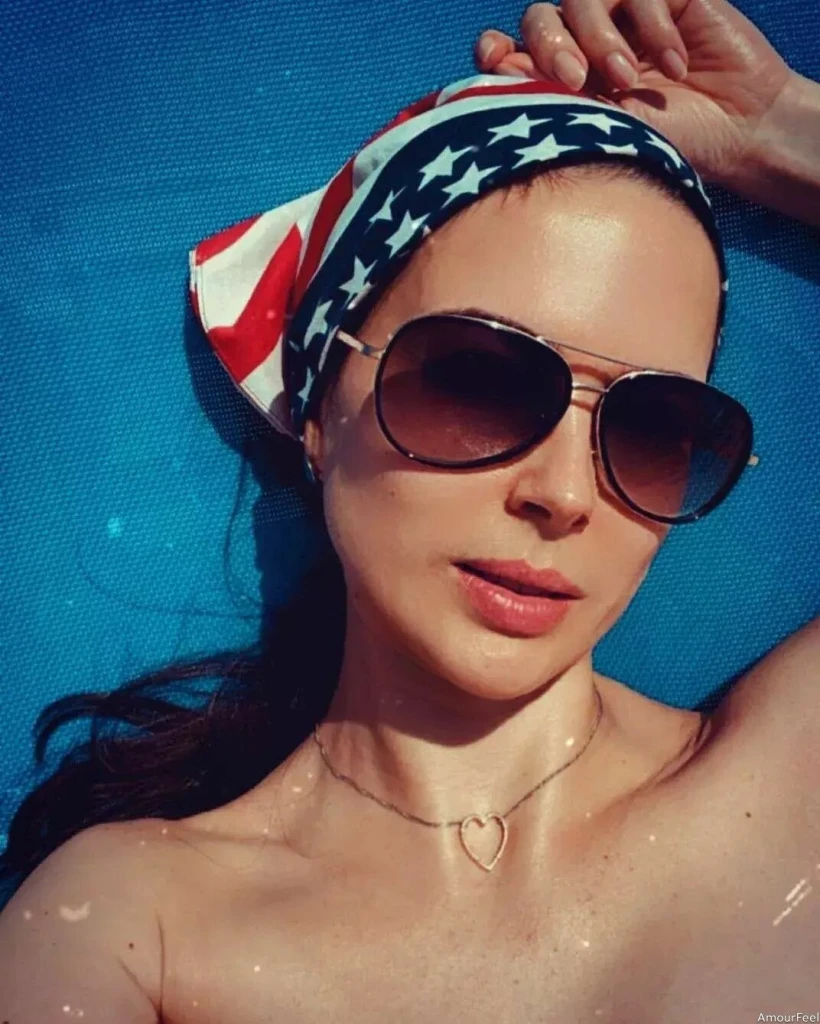 Sarah Profile image 2