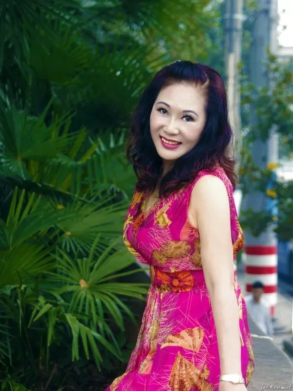 Yiyi Profile image 4